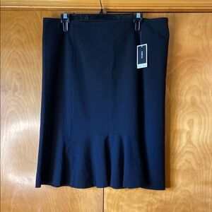 Nine West Elegant Black Skirt. Size 14